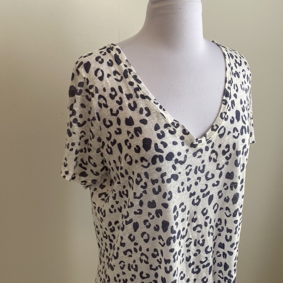 Rails Cara Snow Leopard Linen Blend Tee - Picture 8 of 10